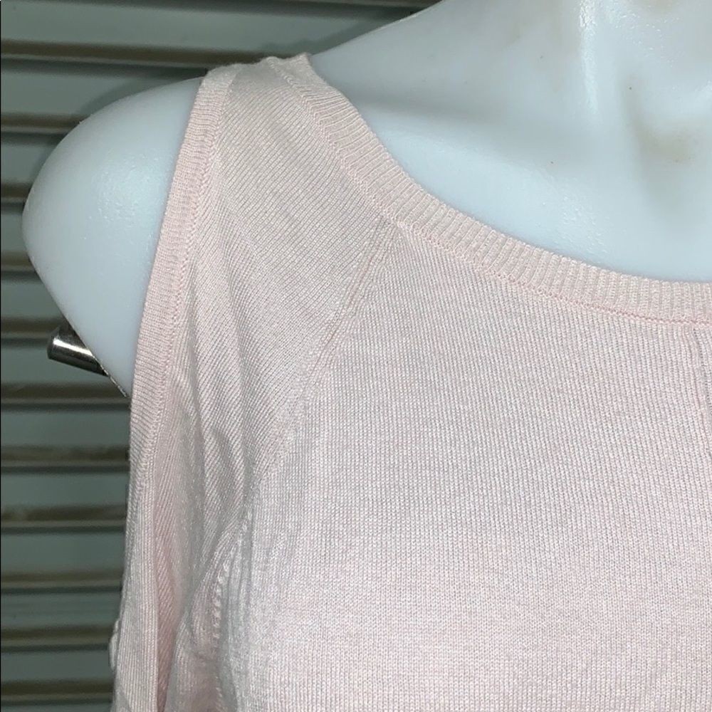 Vince Camuto cold shoulder pink sweater - Picture 4 of 8